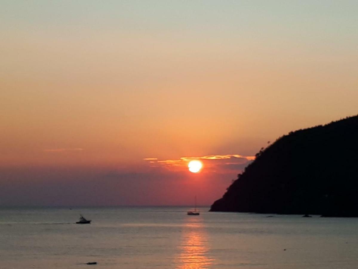 Appartamento Il Golfo Dei Poeti E 5 Terre A 2 Passi ลาสเปเซีย ภายนอก รูปภาพ